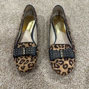 Michael Kors size 8 cheetah print calf hair and studded loafer
